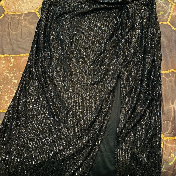Forever 21 Black Sequin Skirt - Picture 1 of 4